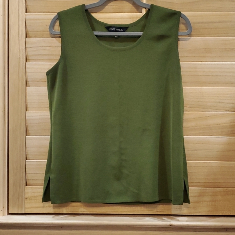 Ming Wang top size Medium